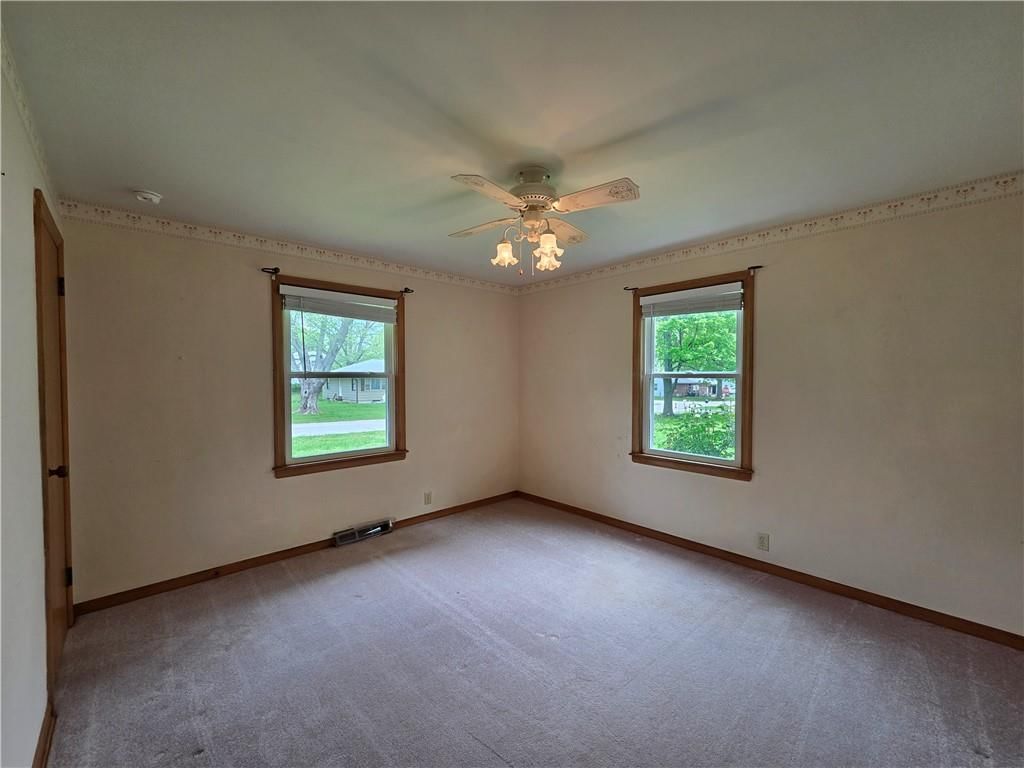 423 E 3rd Street — photo 12