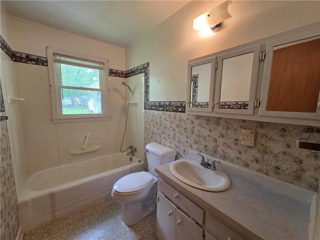 423 E 3rd Street — photo 14