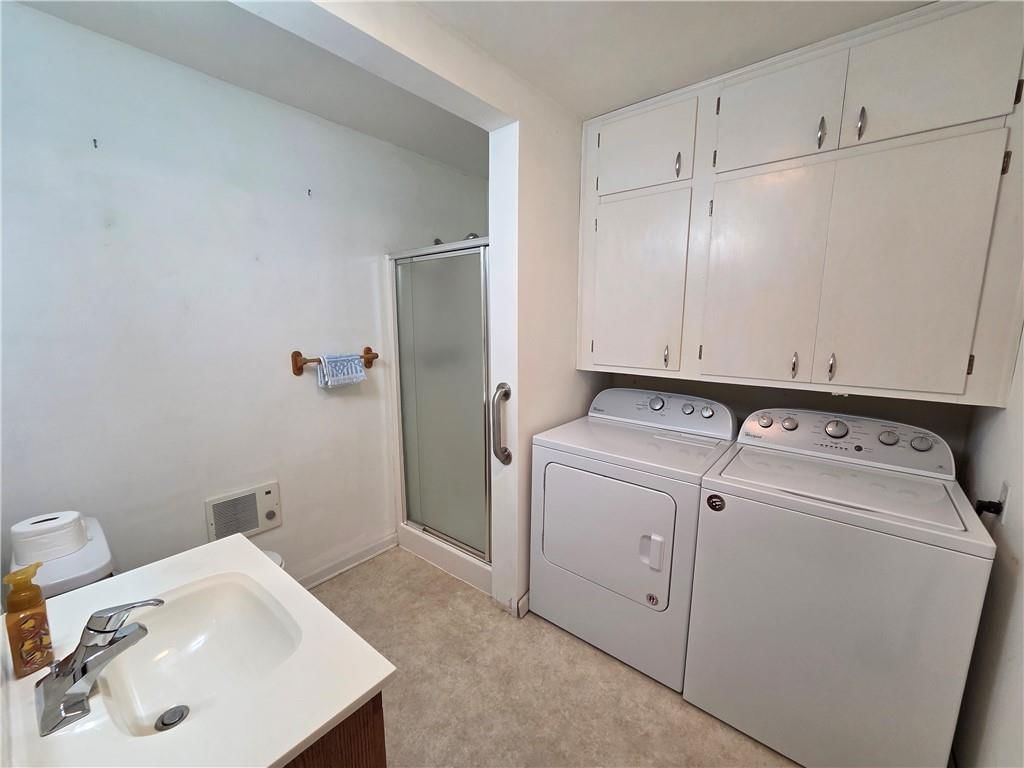 423 E 3rd Street — photo 16
