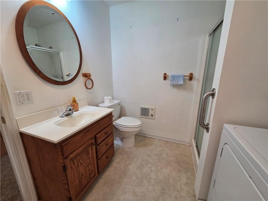 423 E 3rd Street — photo 17