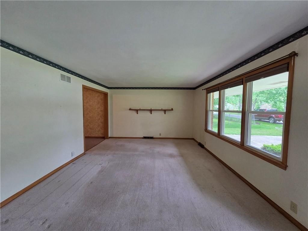 423 E 3rd Street — photo 3
