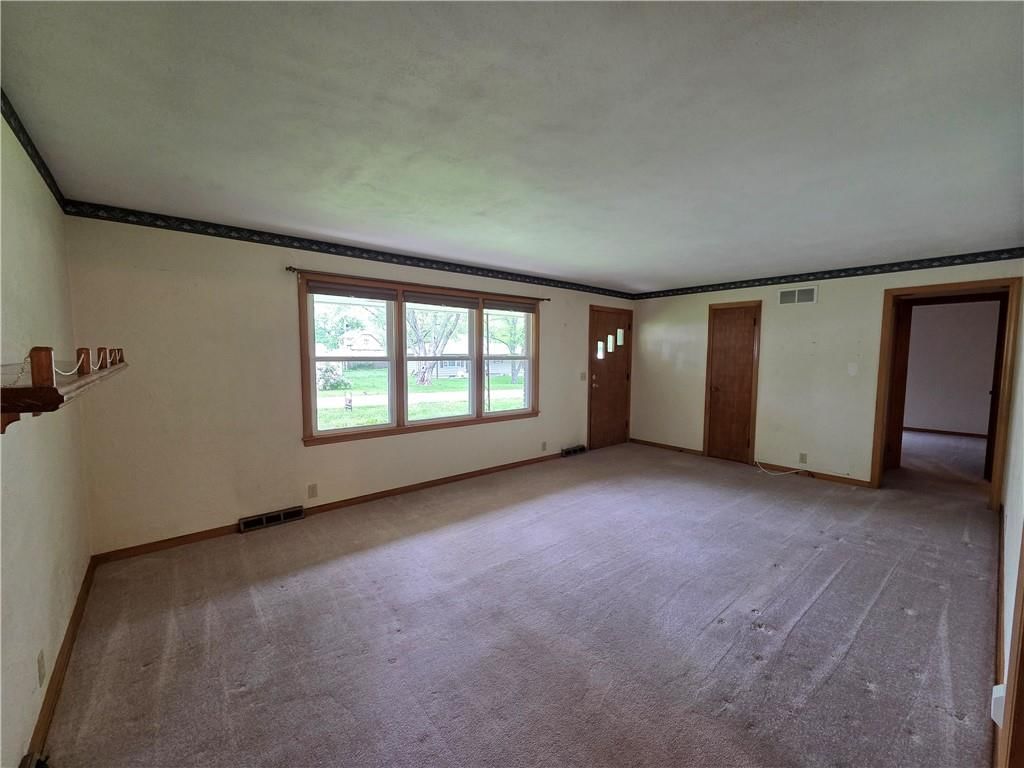 423 E 3rd Street — photo 5