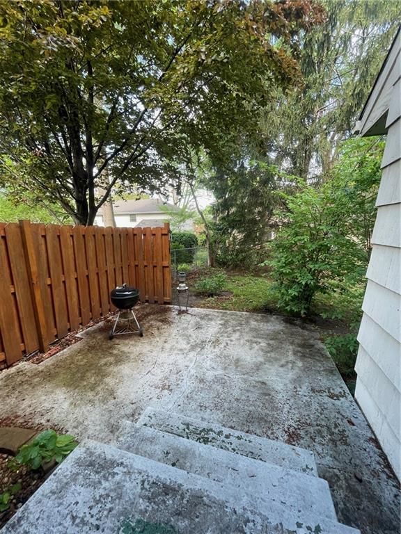 8304 Hemlock Street — photo 9