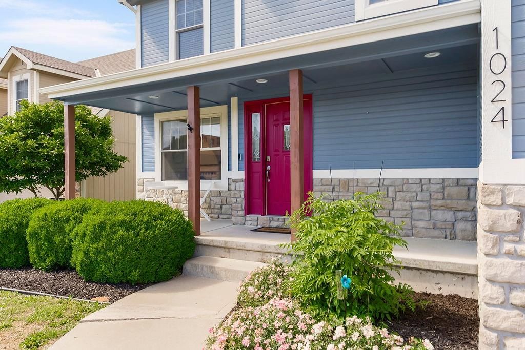 1024 Tamarisk Drive — photo 2