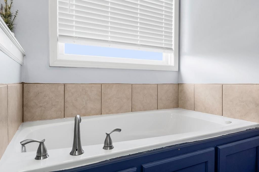 1024 Tamarisk Drive — photo 18