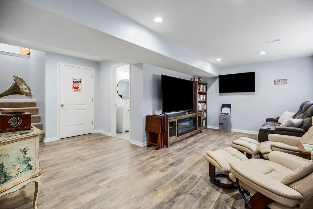 1024 Tamarisk Drive — photo 25