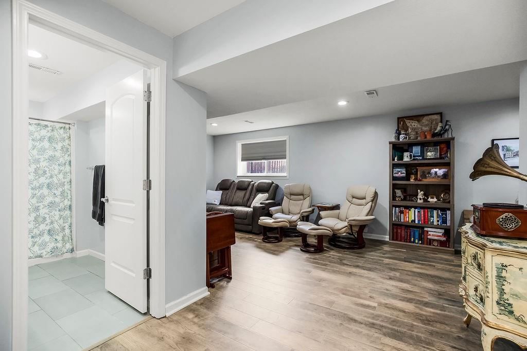 1024 Tamarisk Drive — photo 26
