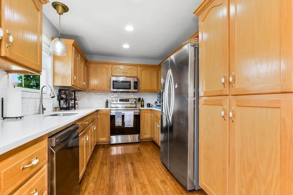 1024 Tamarisk Drive — photo 8