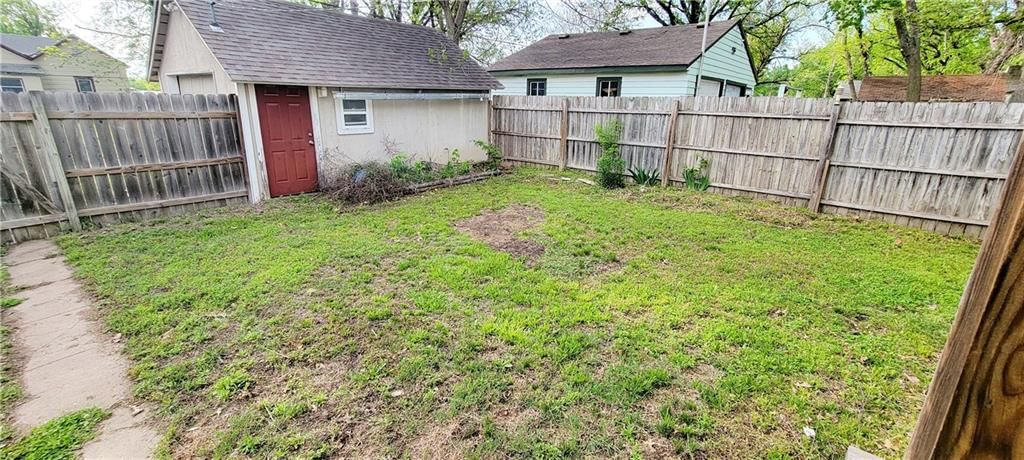 508 N Walnut Street — photo 28