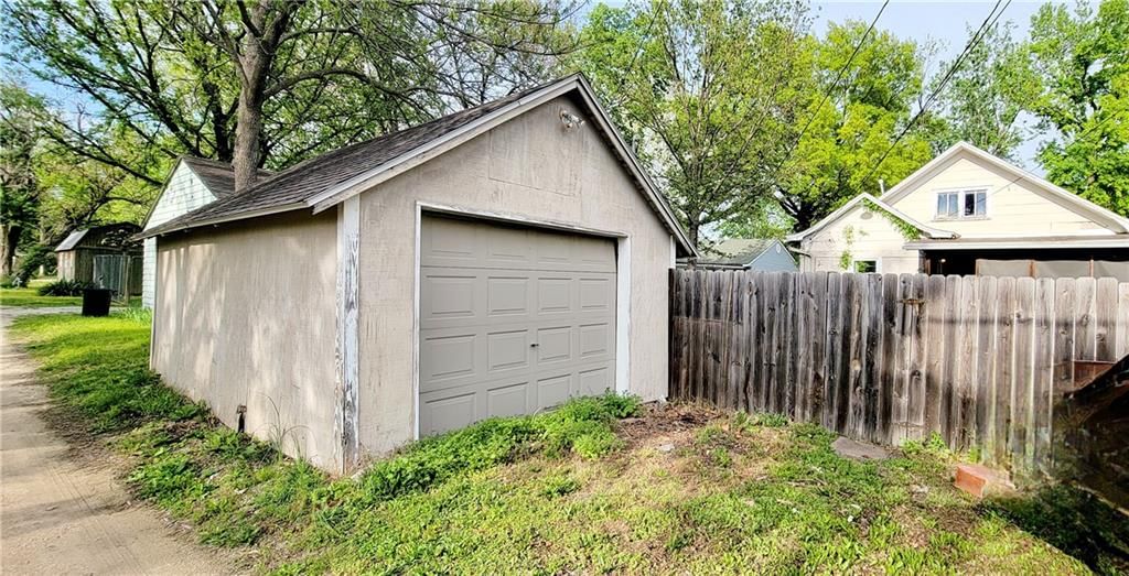 508 N Walnut Street — photo 32