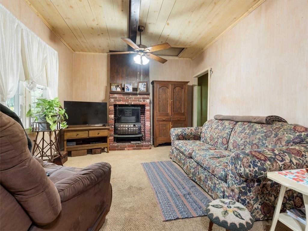 1002 E Cliff Street — photo 2
