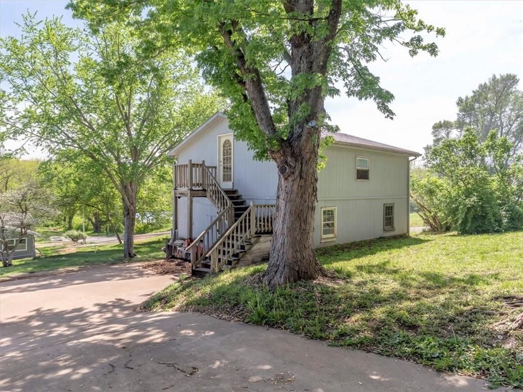 1002 E Cliff Street — photo 17
