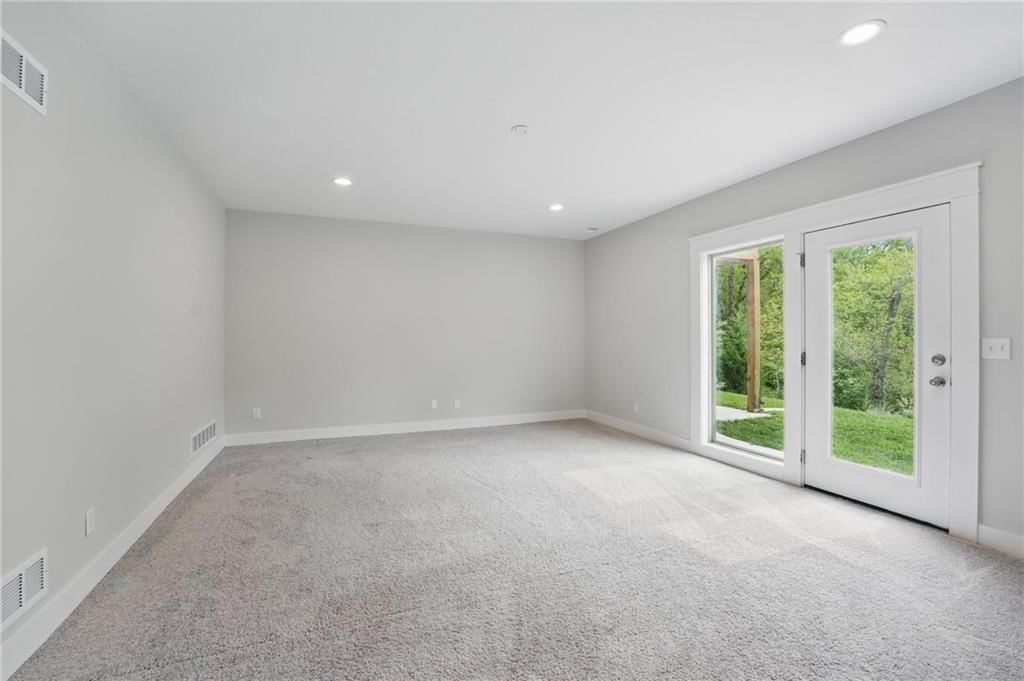 6395 Sioux Drive — photo 25