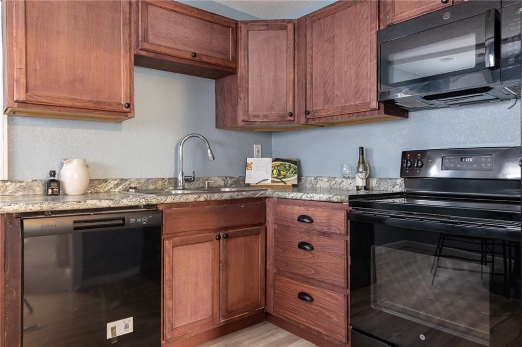 531 S Brookside Avenue — photo 12