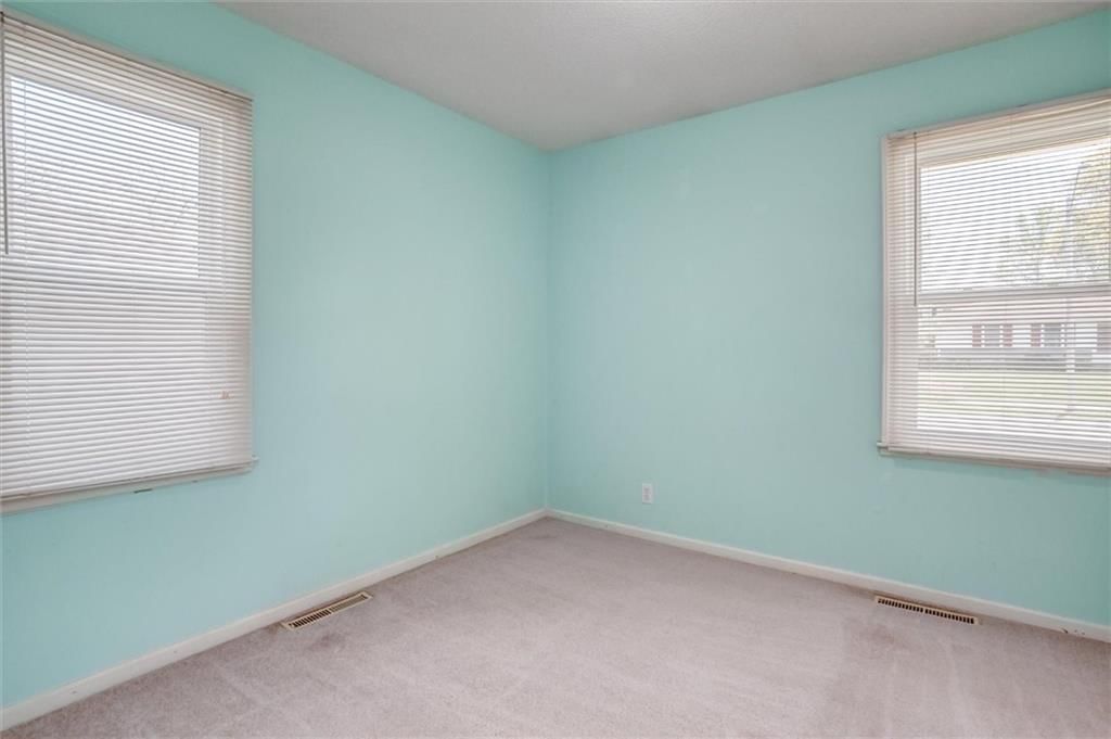 4379 N Drury Avenue — photo 18