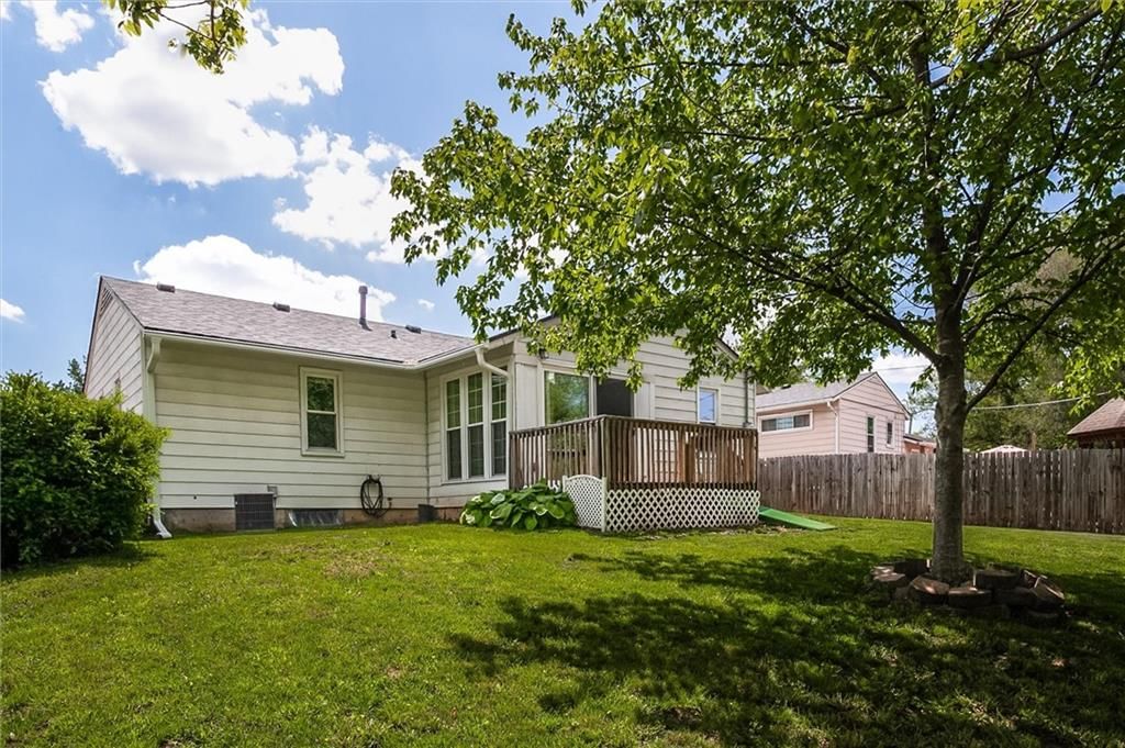 4379 N Drury Avenue — photo 32