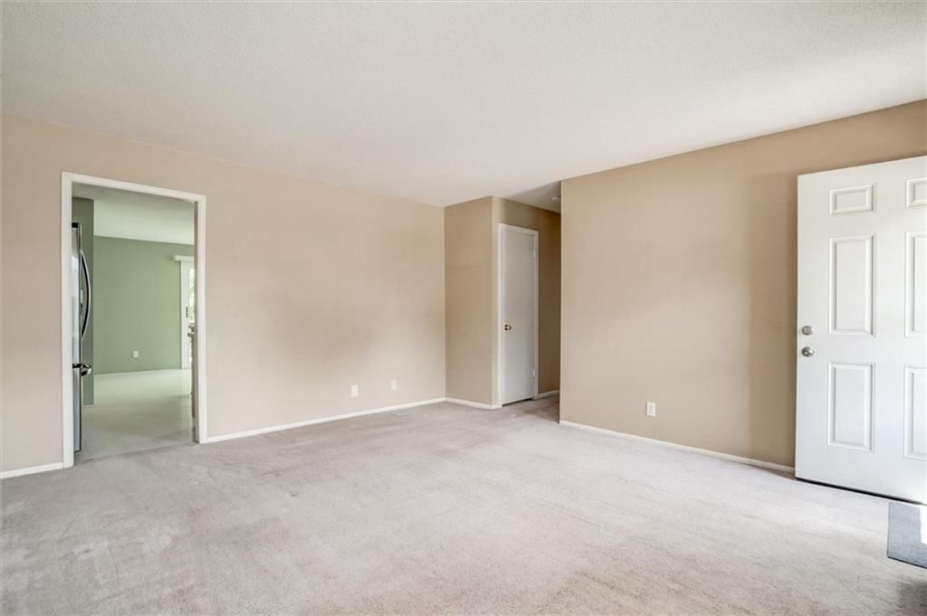 4379 N Drury Avenue — photo 5