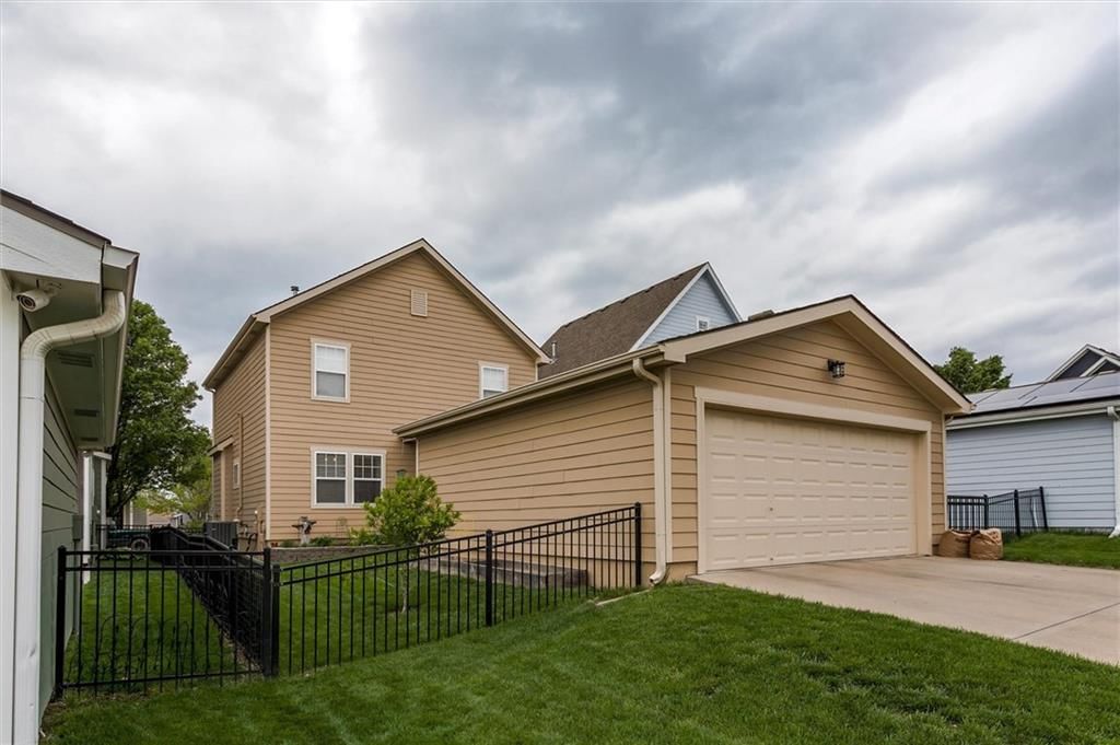 925 SW Ovation Drive — photo 31