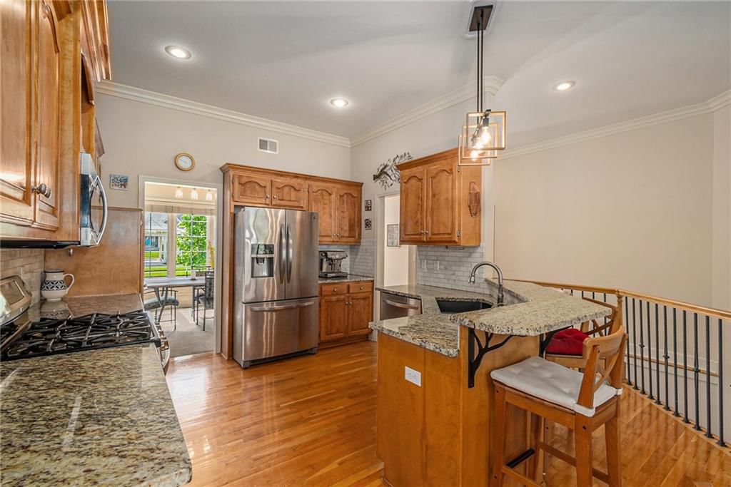 636 Rosewood Court — photo 9
