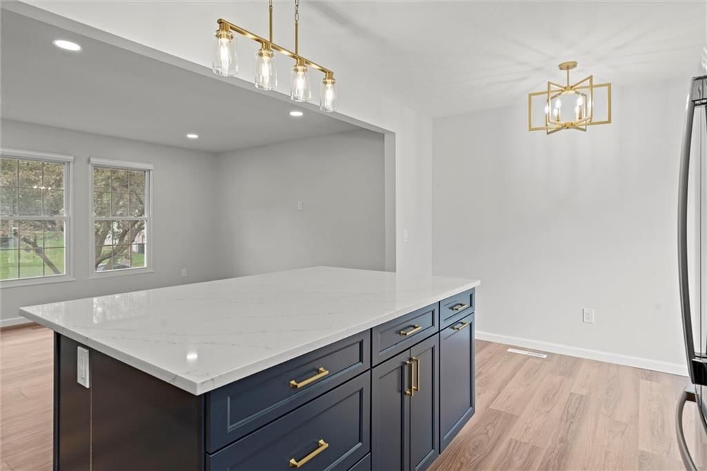 1704 W Normandy Drive — photo 14