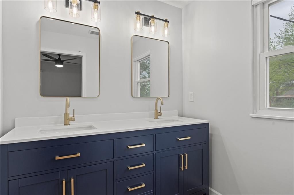 1704 W Normandy Drive — photo 21
