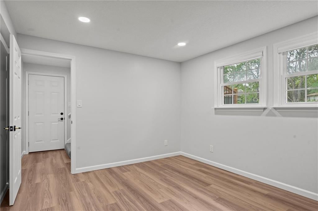 1704 W Normandy Drive — photo 29