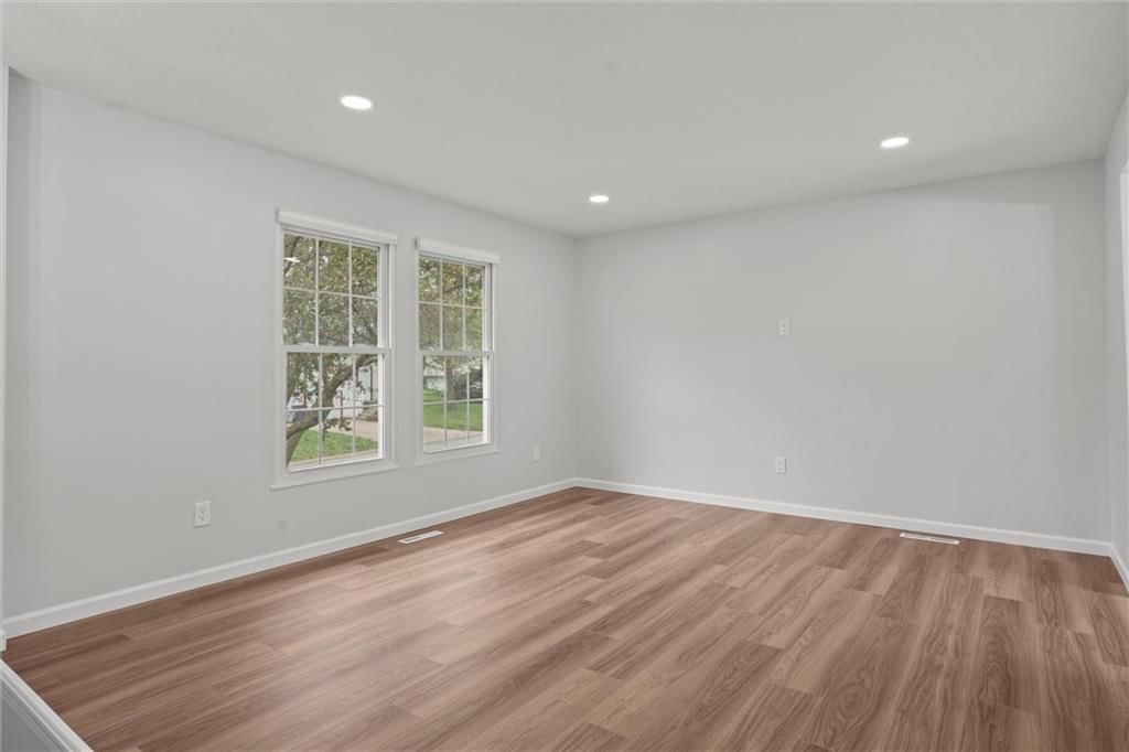 1704 W Normandy Drive — photo 4