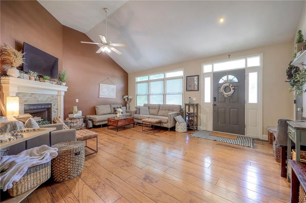 137 N Highland Drive — photo 5