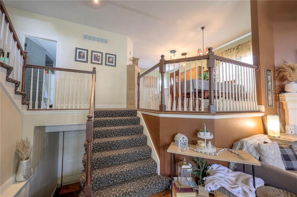 137 N Highland Drive — photo 8