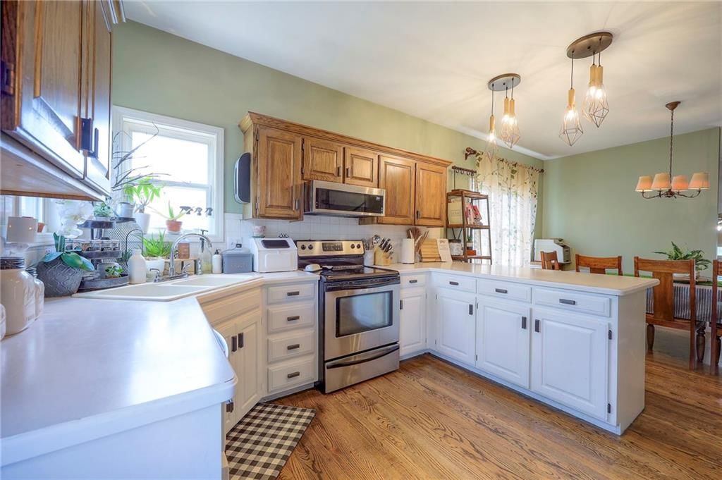 137 N Highland Drive — photo 10