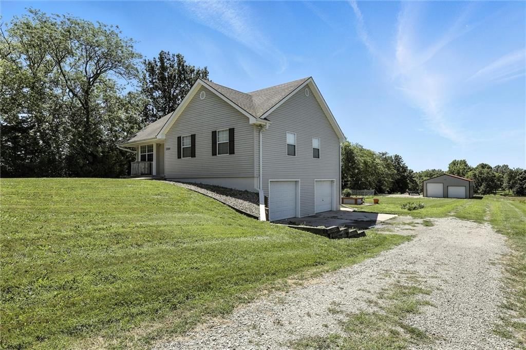 5964 SE Hilltop Road — photo 3