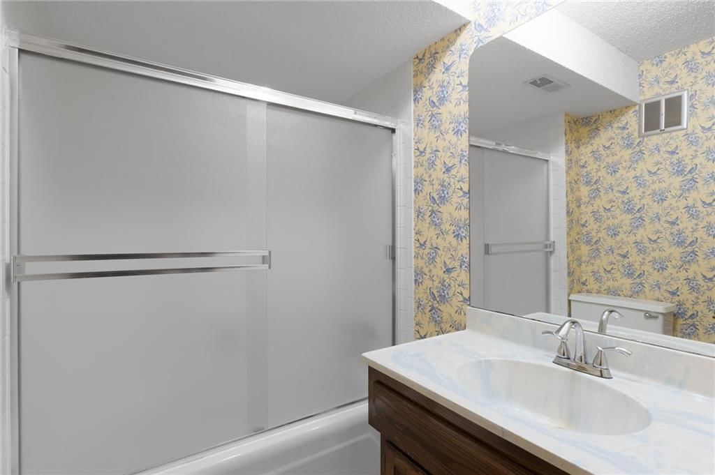 6717 W 69th Street — photo 56