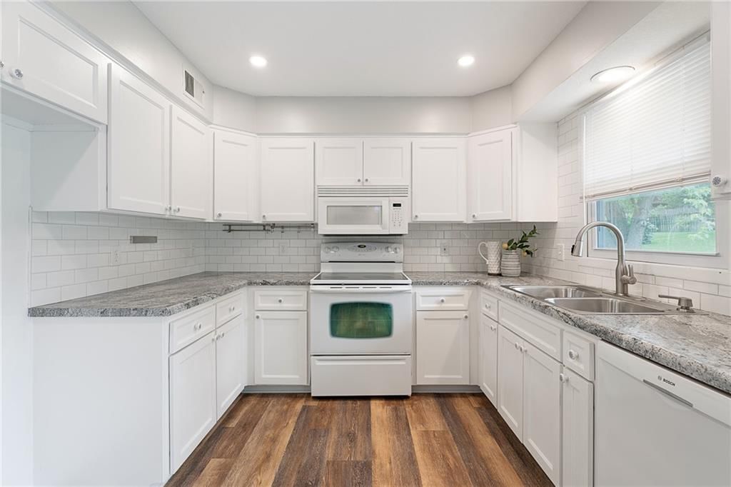 1435 N Mart-way Drive — photo 16