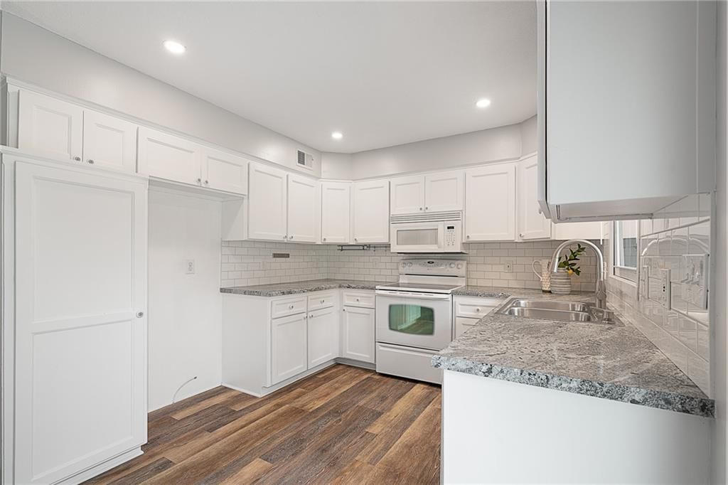 1435 N Mart-way Drive — photo 17