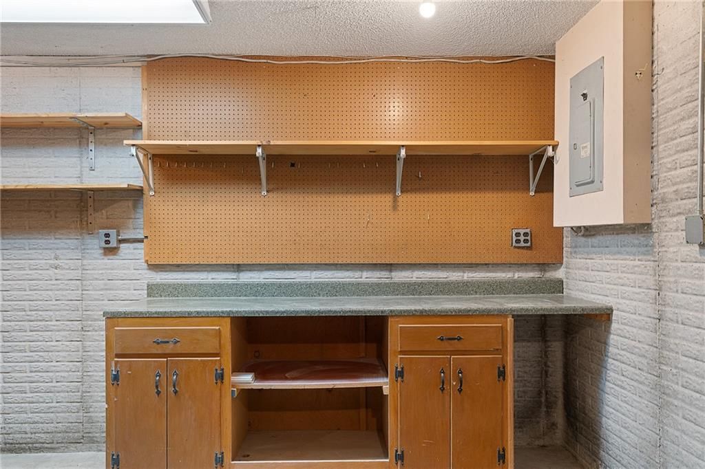 1435 N Mart-way Drive — photo 26