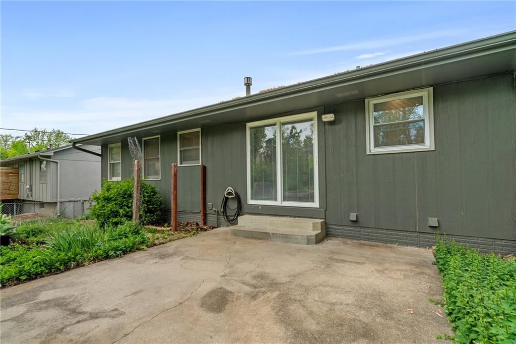 1435 N Mart-way Drive — photo 28