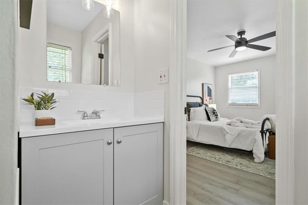 9424 W 49th Terrace — photo 15