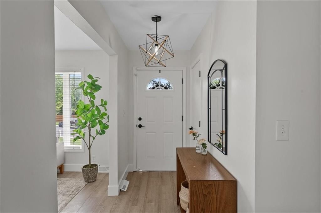 9424 W 49th Terrace — photo 3