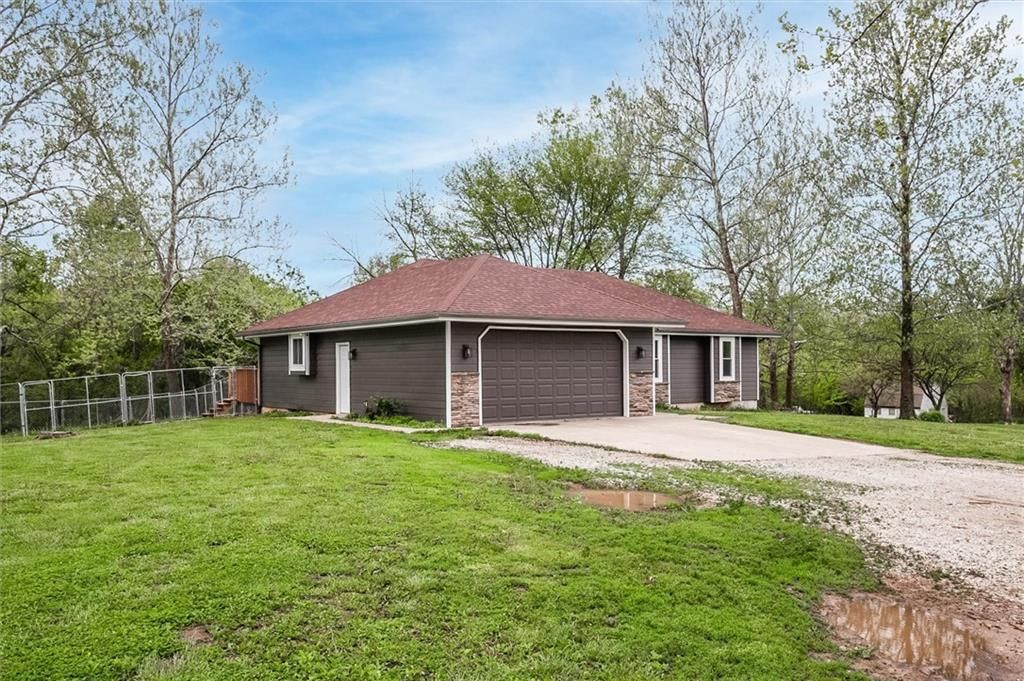 5705 Stephenson Road — photo 2