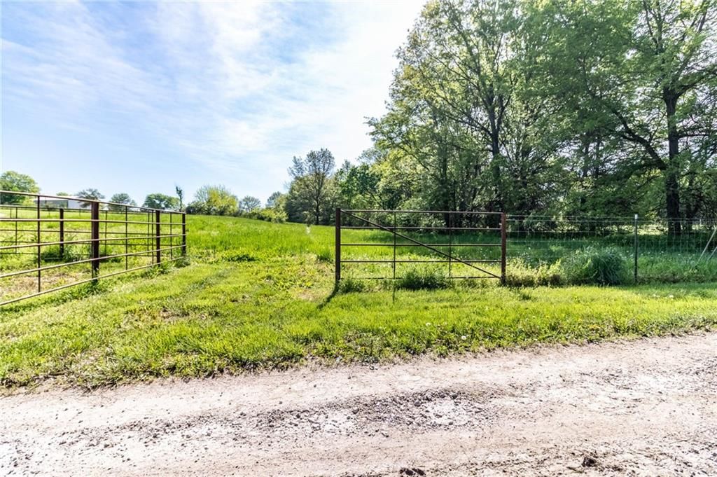 105 NW 1050 Road — photo 33