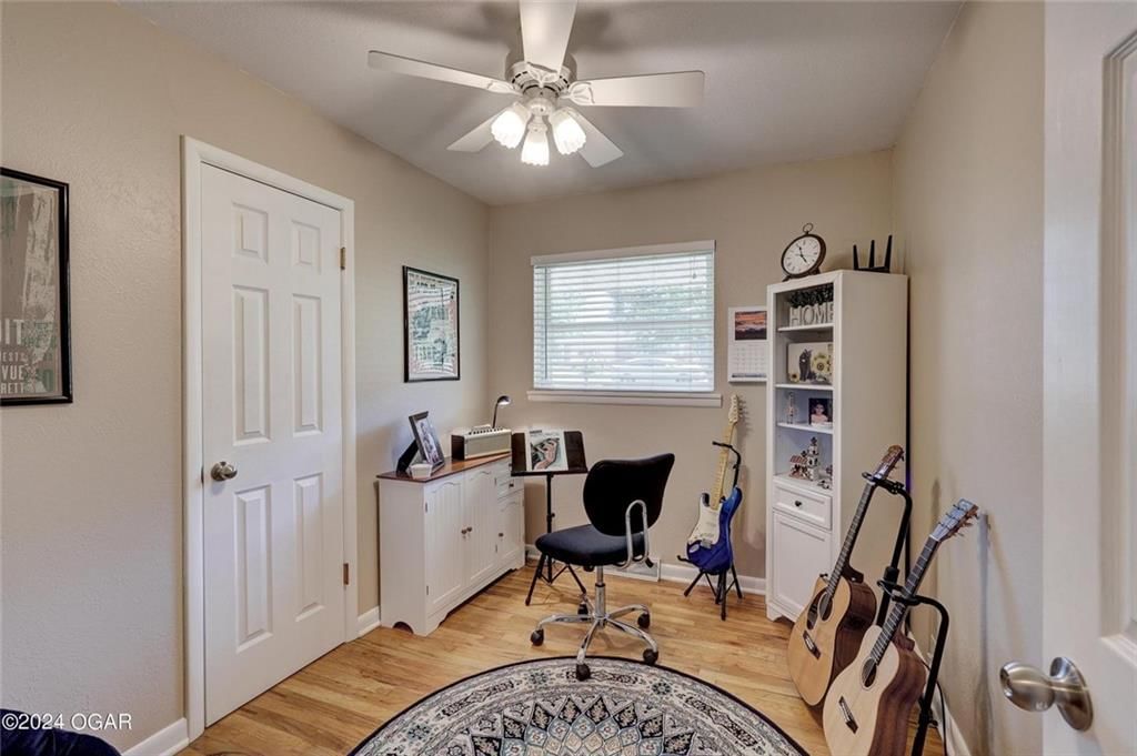 2321 Cherokee Avenue — photo 26