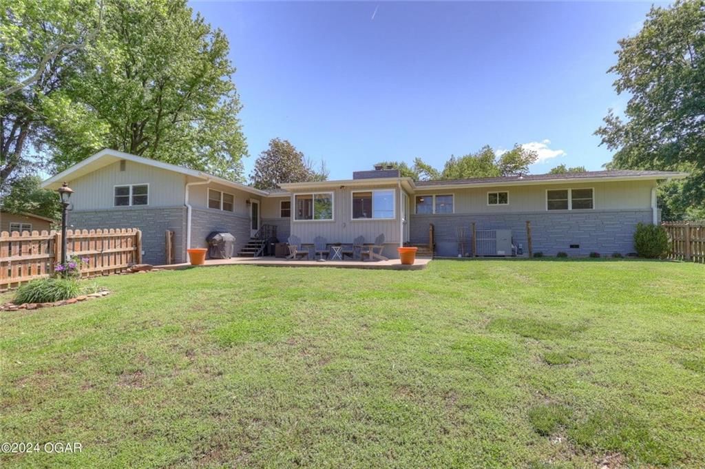 2321 Cherokee Avenue — photo 10