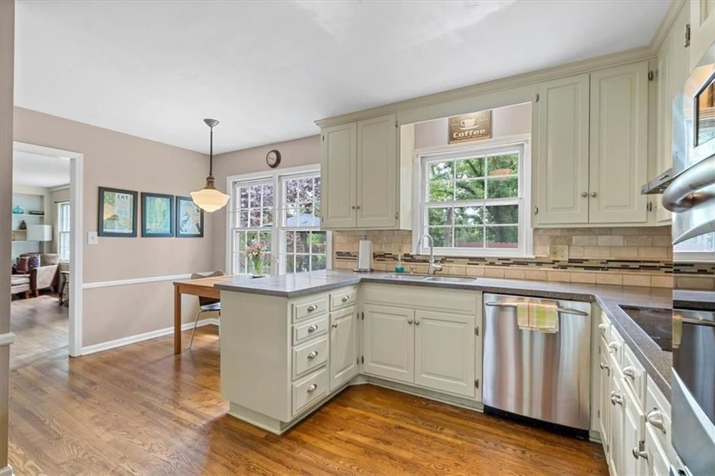9817 Cedar Street — photo 4