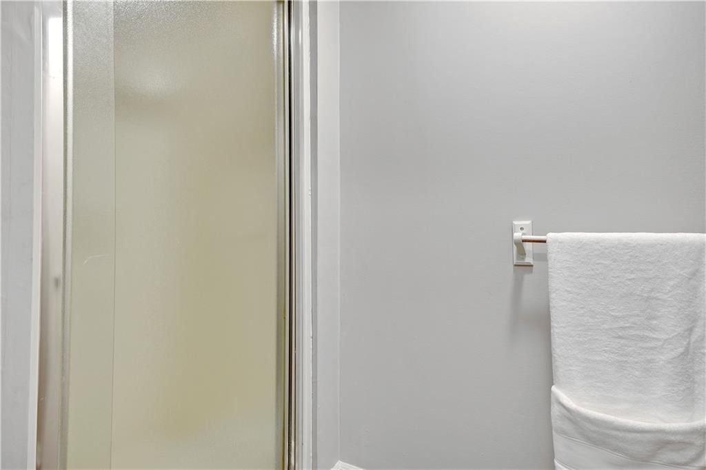 1121 E Sleepy Hollow Drive — photo 21