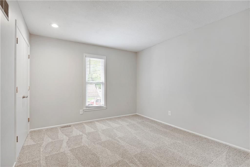 1121 E Sleepy Hollow Drive — photo 30