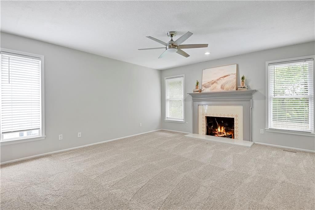 1121 E Sleepy Hollow Drive — photo 33