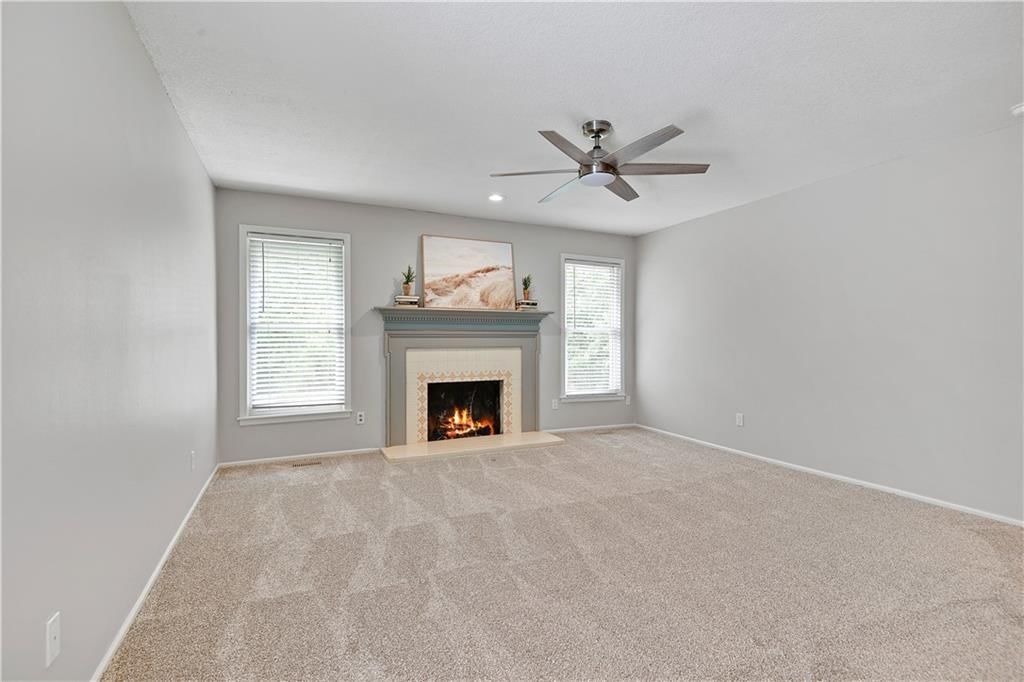 1121 E Sleepy Hollow Drive — photo 35