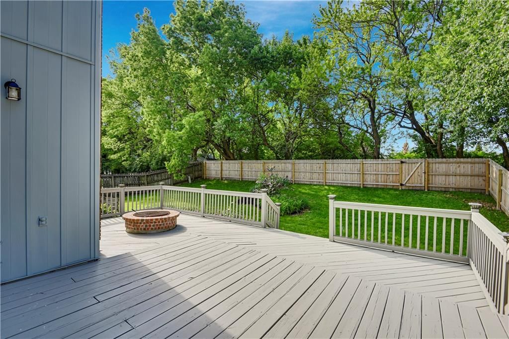 1121 E Sleepy Hollow Drive — photo 5