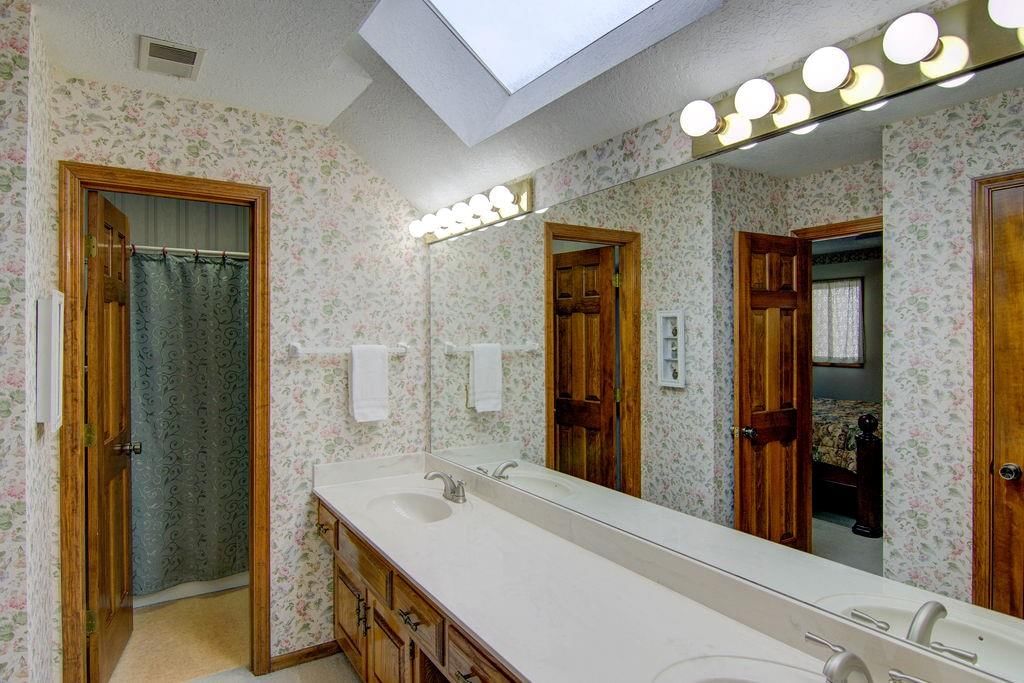 8518 Westgate Street — photo 31