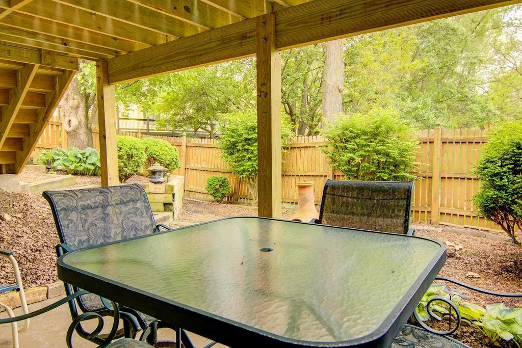 8518 Westgate Street — photo 44